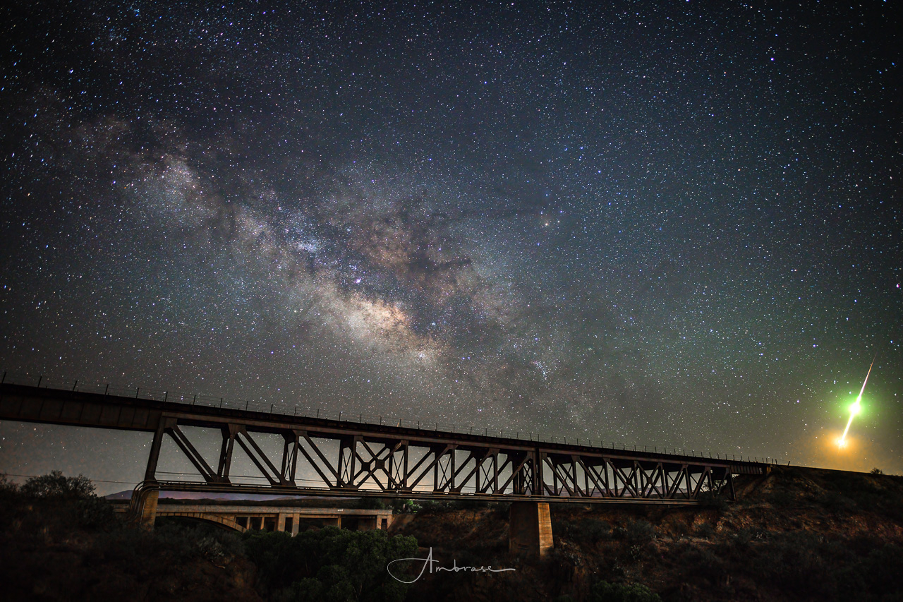 武仙座τ流星雨的火流星。来源：IMO