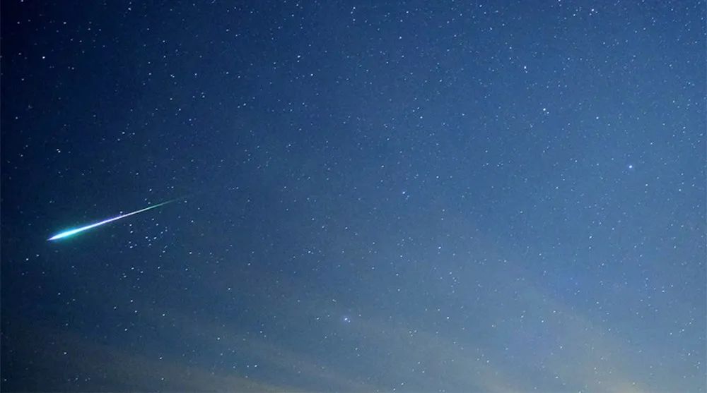 明亮的金牛座火流星。