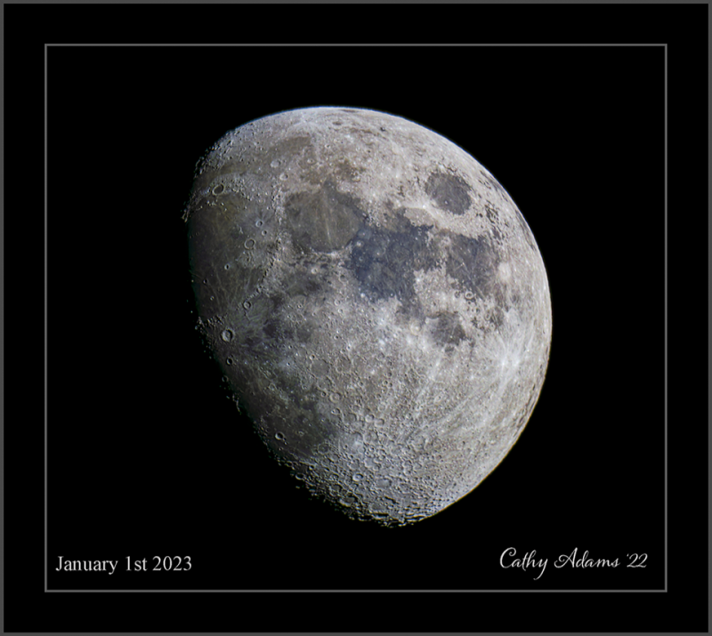 2023 年 1 月 1 日,渐盈凸月。作者:Cathy Adams